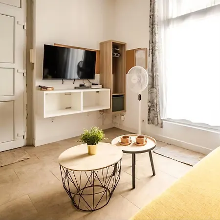 アパート Studio Narbonne *